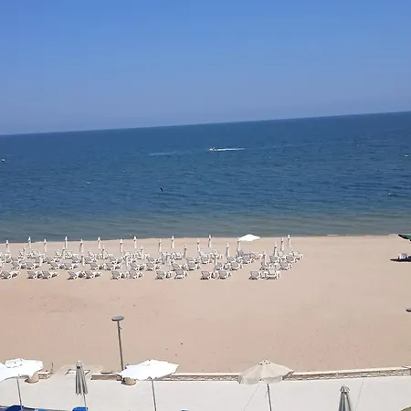 Appartamento б306 в бийч на първа линия с перфектен изглед към плажа!