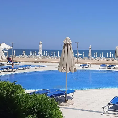 б306 в бийч на първа линия с перфектен изглед към плажа! Appartamento