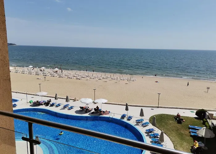 Appartamento б306 в бийч на първа линия с перфектен изглед към плажа! Obzor